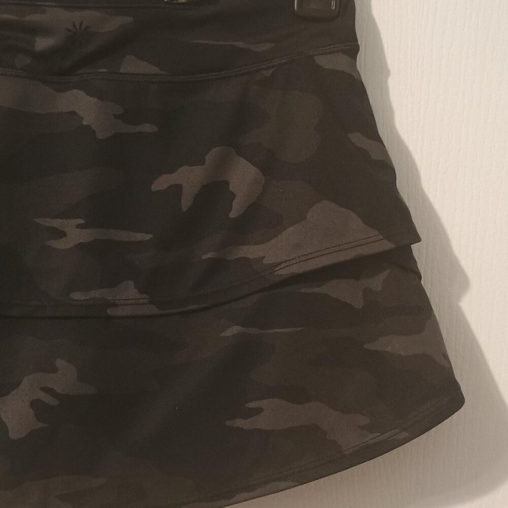 Athleta Girl/Swing Skort/Girls M 8-10/Black Gray Camo/Athletic Activewear - Picture 5 of 10